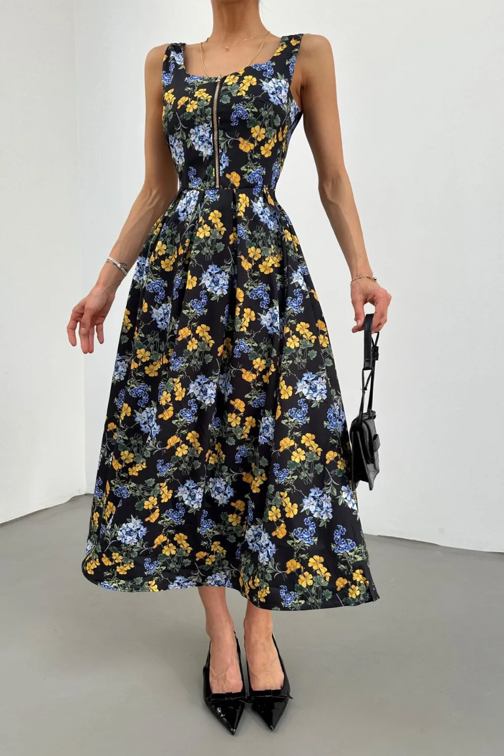 Çiçekli Midi Elbise Siyah