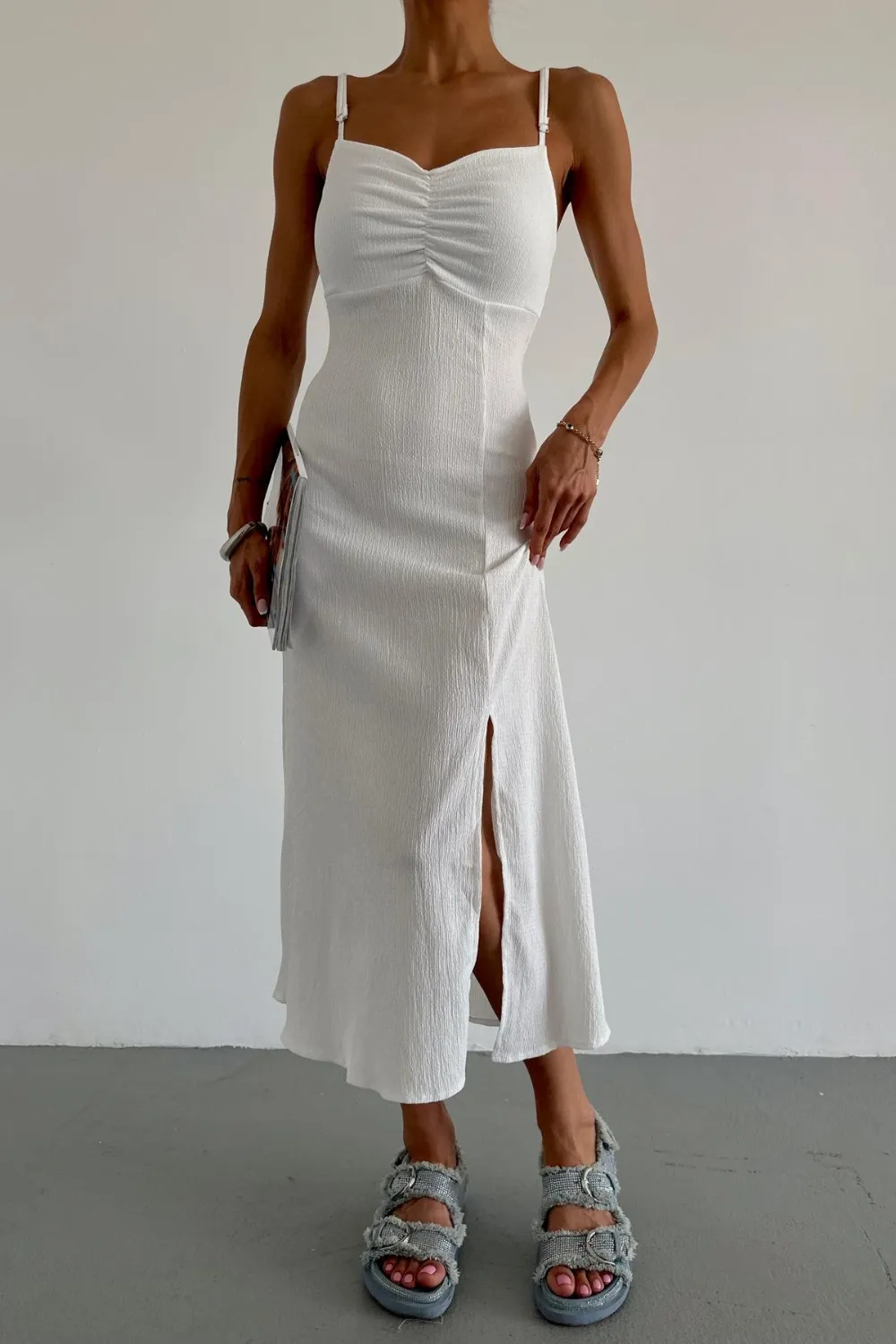 Ön Büzgülü Krinkıl Elbise Ekru