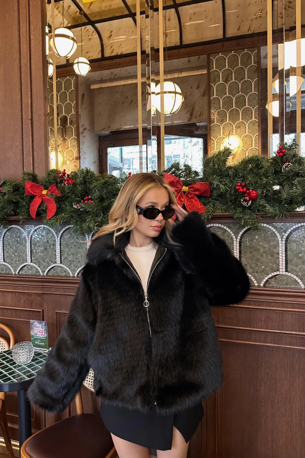 Yakalı Suni Kürk Siyah