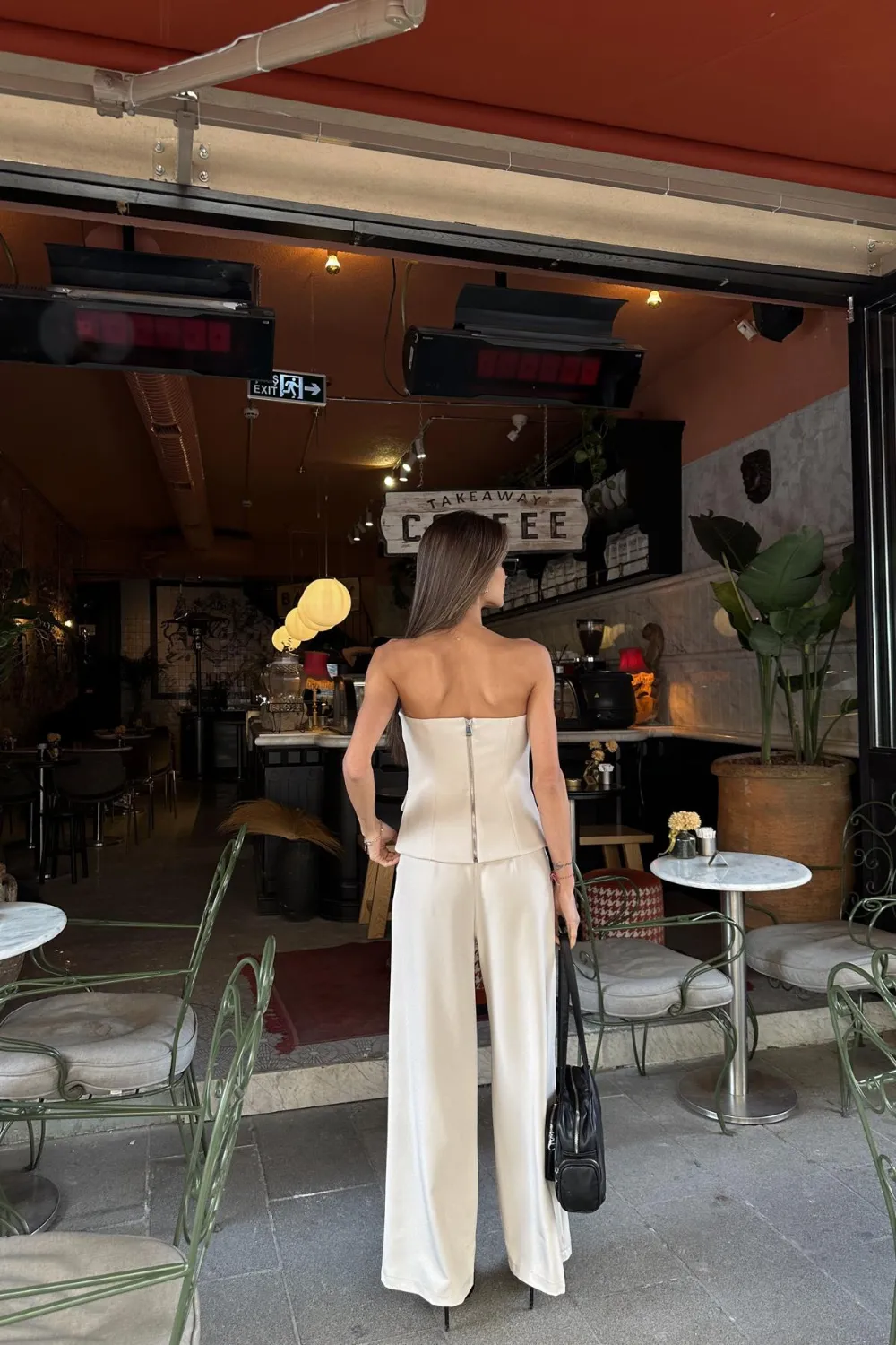 Mini Düğmeli Straplez Takım Bej