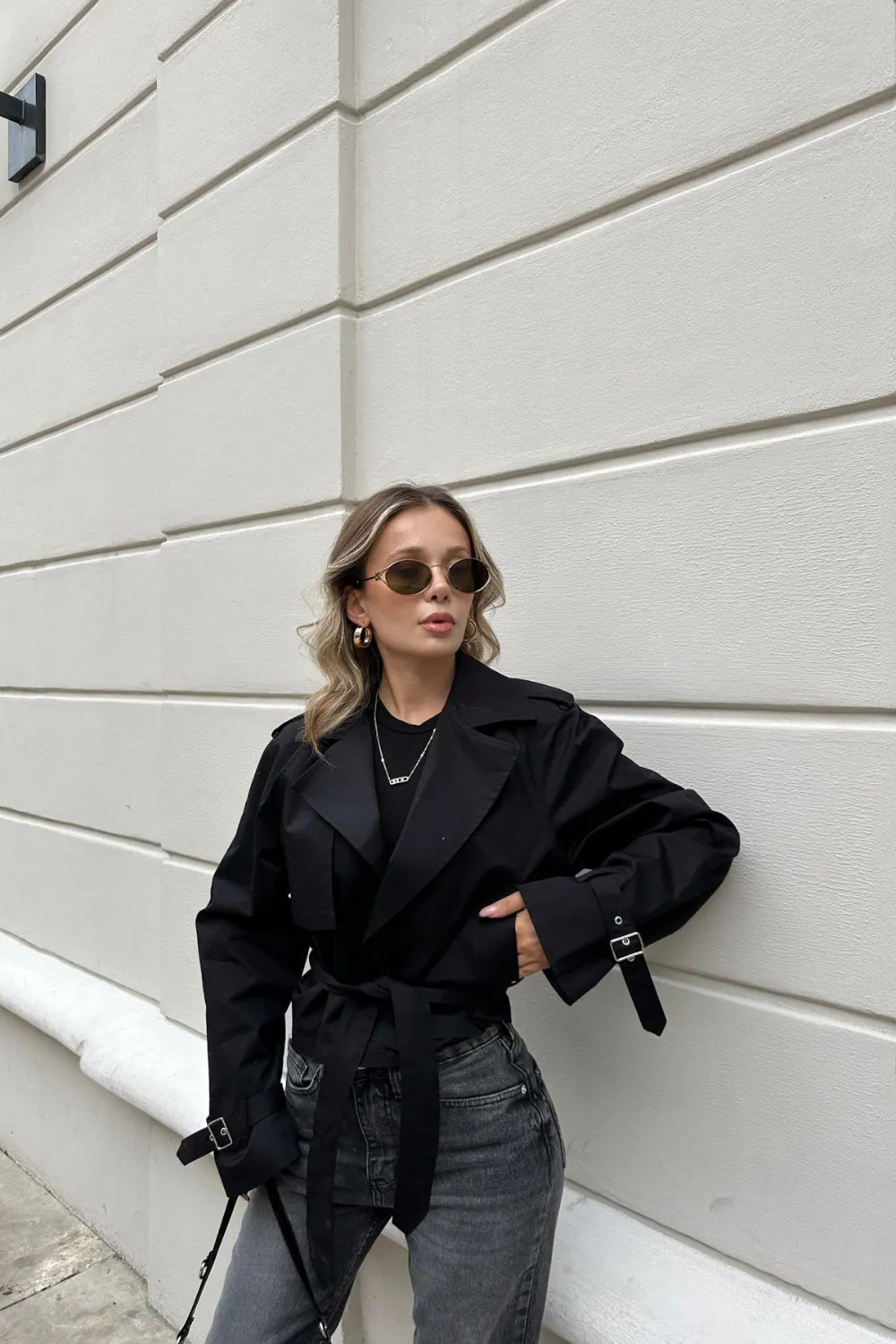 Kemerli Kısa Trench Siyah