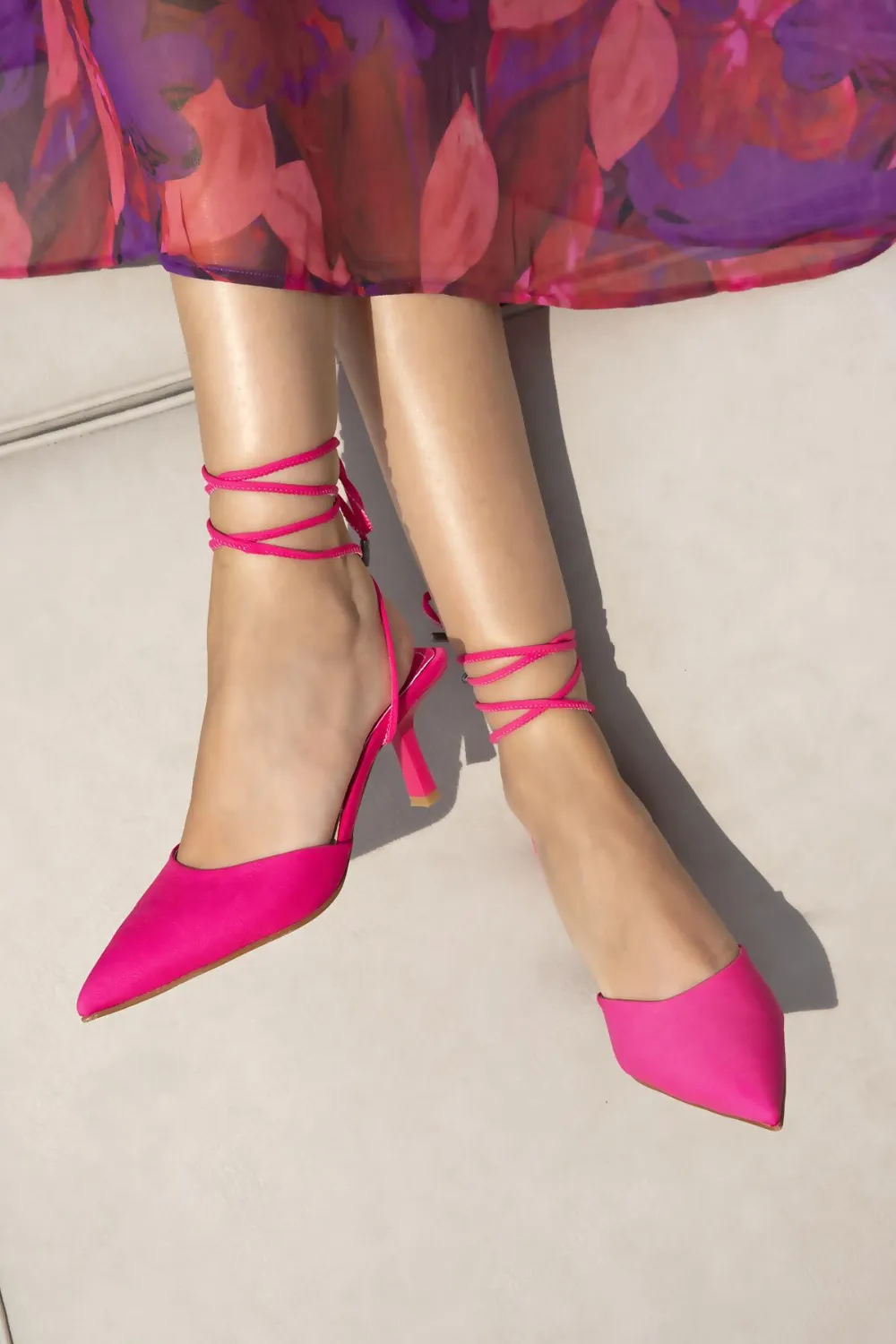 Jolla  Kadın  Bilekten Bağlamalı Topuklu  Kumaş Sandalet Fuşya