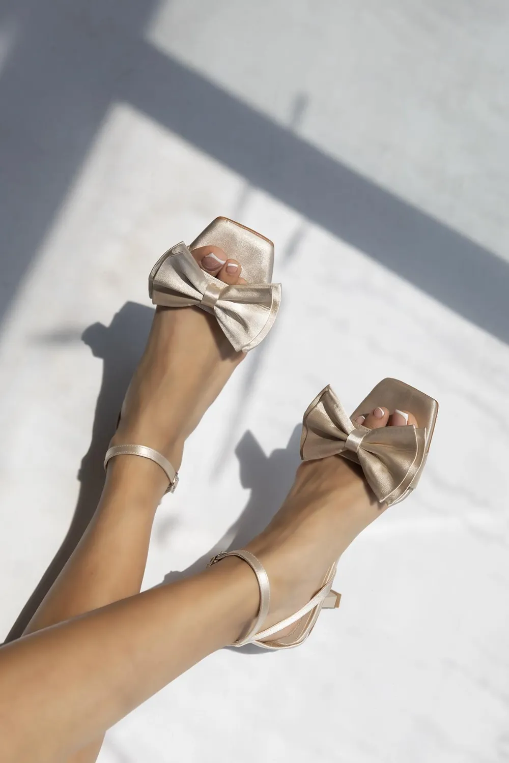 Navina  Kadın  Fiyonk Detay Topuklu  Saten  Sandalet Ten