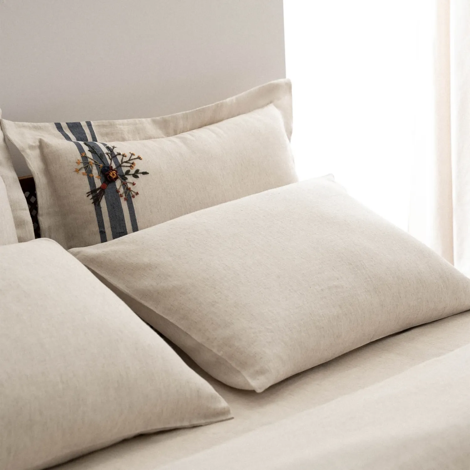 Charla Battal Boy Nevresim Takımı Organik Pamuk Kenevir Ekru-Lacivert