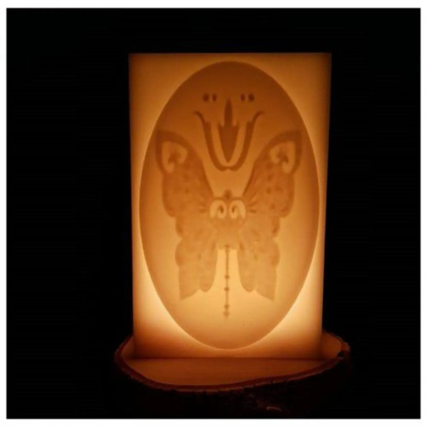 KELEBEK DESENLİ  İÇİ BOŞ MUM 13 cm x 14 cm x 22 cm - A1088