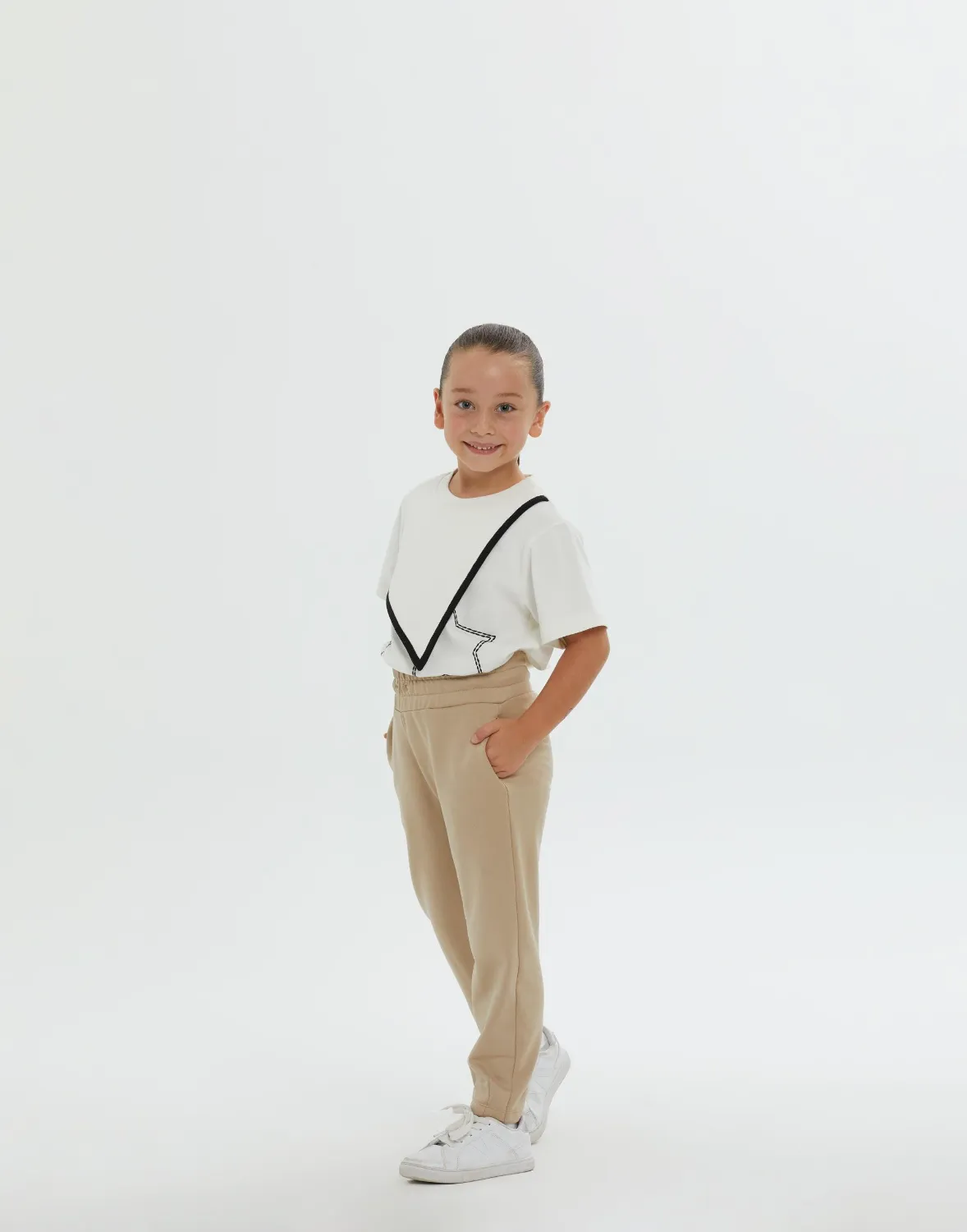 Beli Lastikli Paçası Pileli Bej Kız Çocuk Pantolon