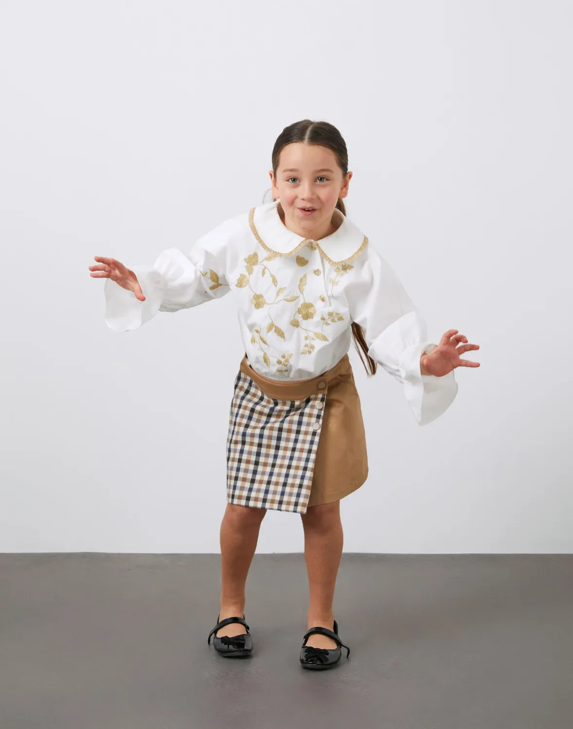 Gold Nakış Detaylı Ekru Poplin Kız Çocuk Bluz