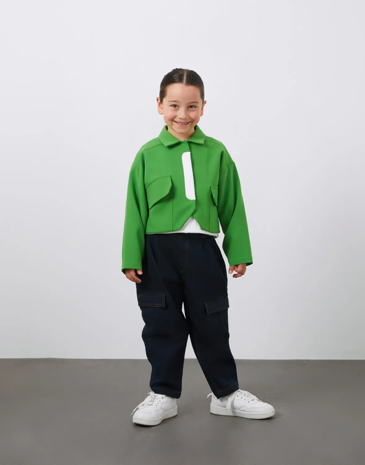 Kız Çocuk Cepli Kısa Ceket 