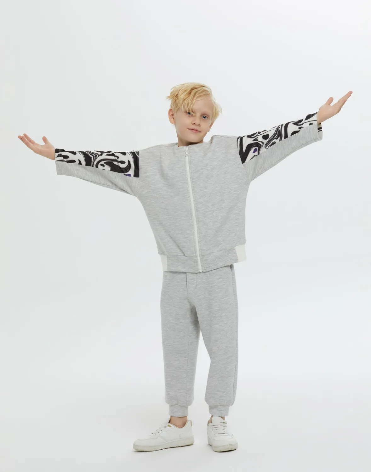 Yuvarlak Yakalı Kollar Desenli Örme Gri Erkek Çocuk Ceket