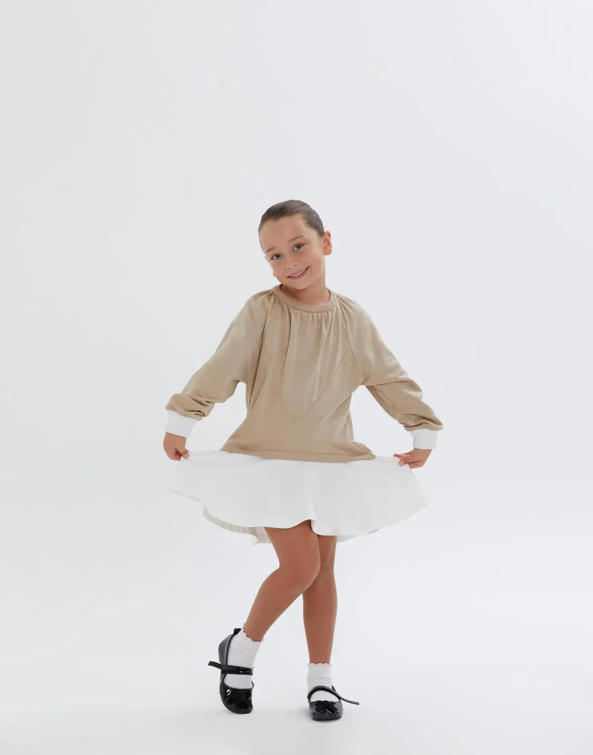 Yuvarlak Yakalı Omuzdan Büzgülü Kloş Etekli Bej Kız Çocuk Elbise