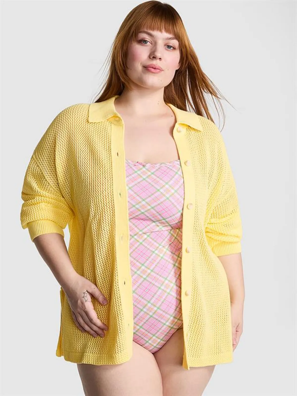 Tığ İşi Düğmeli Hırka