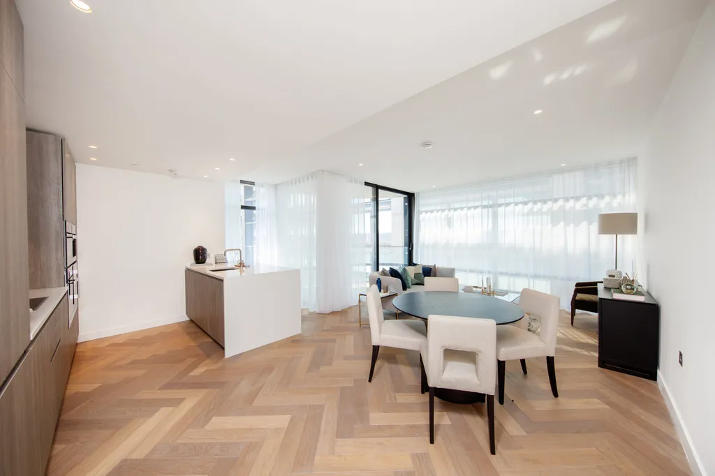 2 bed flat for sale