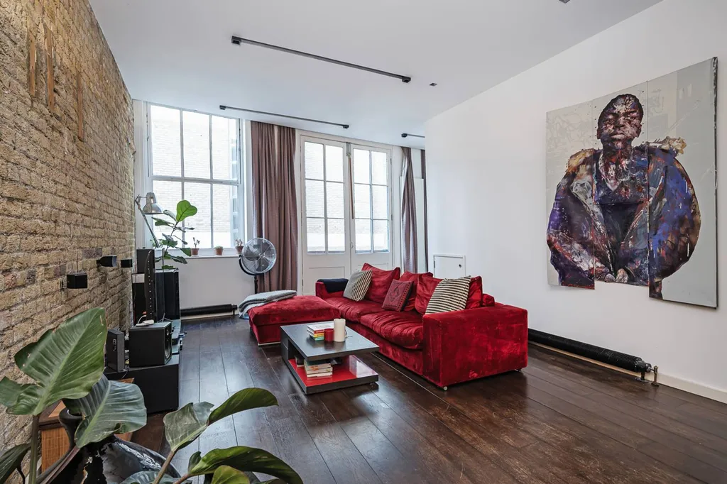 2 bed flat for sale