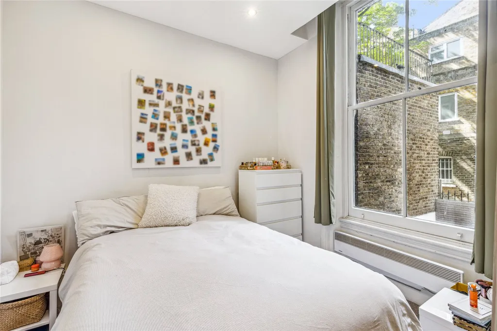 2 bed flat for sale