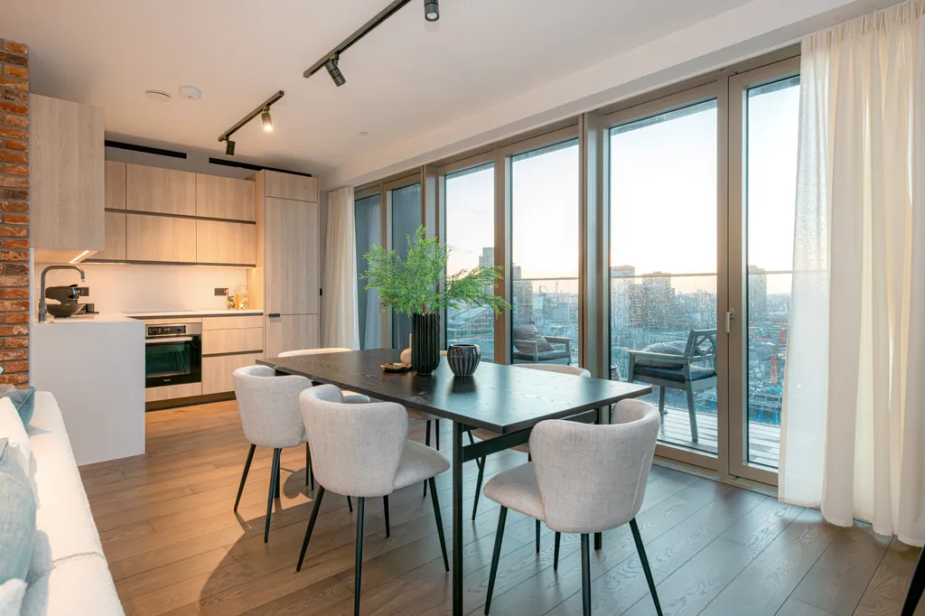 2 bed flat for sale