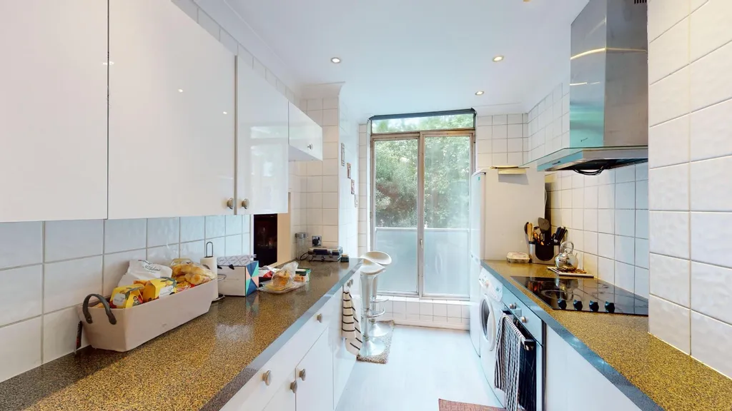 2 beds 2 baths house in Oxford