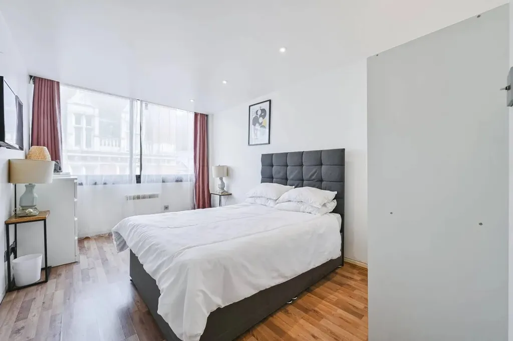 2 beds 2 baths house in Oxford