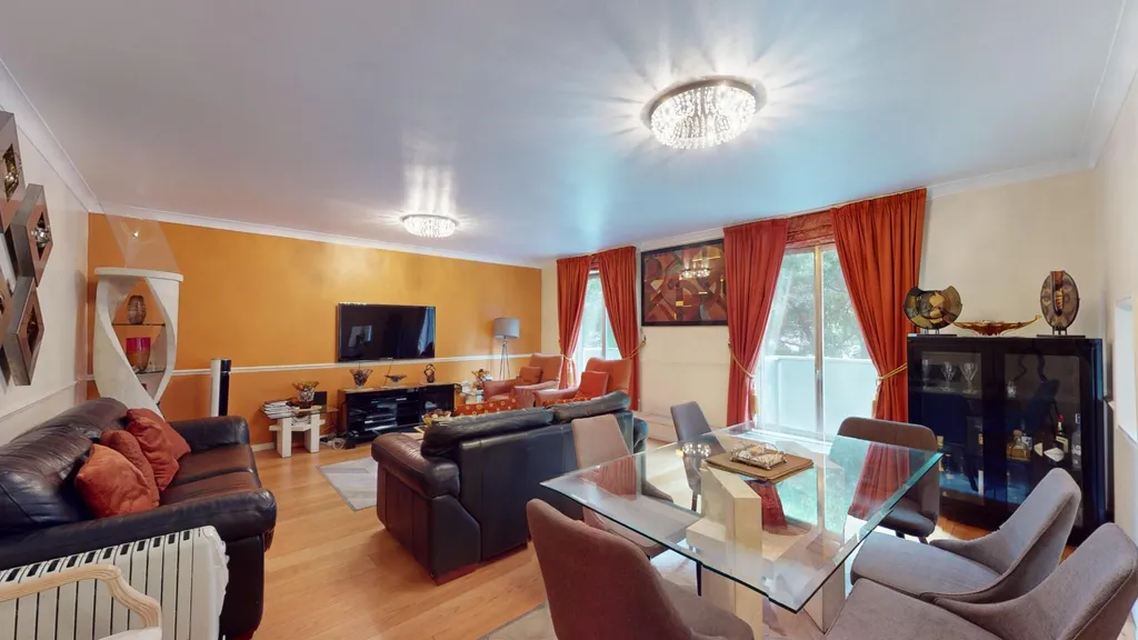 2 beds 2 baths house in Oxford