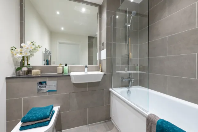 1 bed flat for sale house in Clayton Road