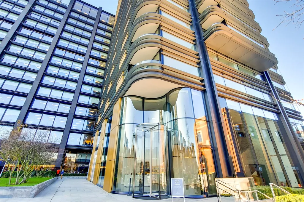 2 bed flat for sale