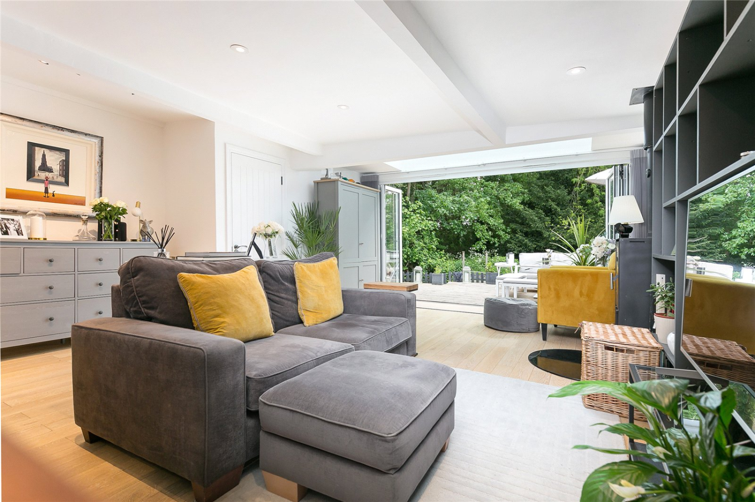 Trowlock Island, Teddington 3 bedroom house
