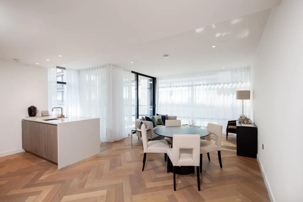 2 bed flat for sale