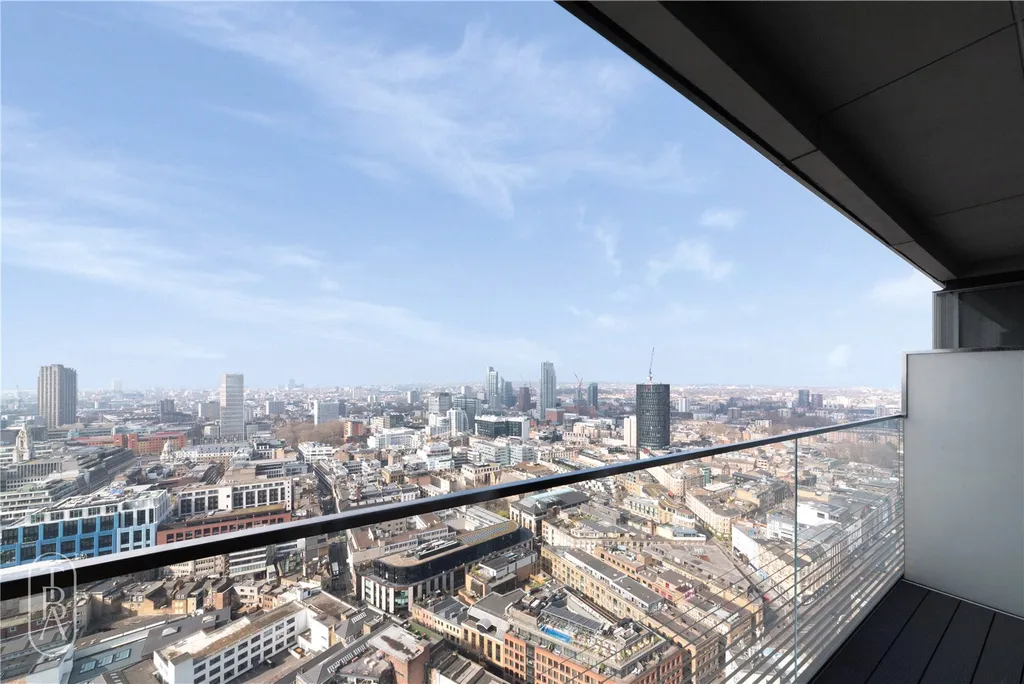 2 bed flat for sale
