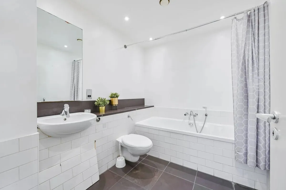 2 beds 2 baths house in Oxford