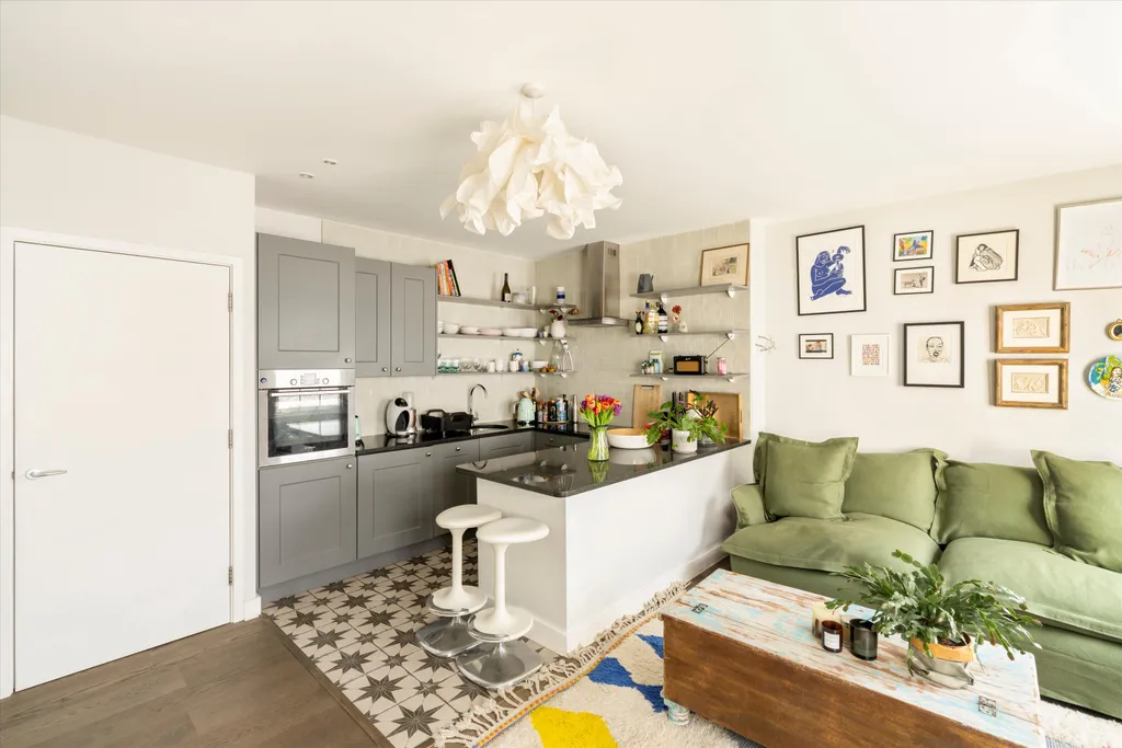 1 beds 1 baths house in Oxford