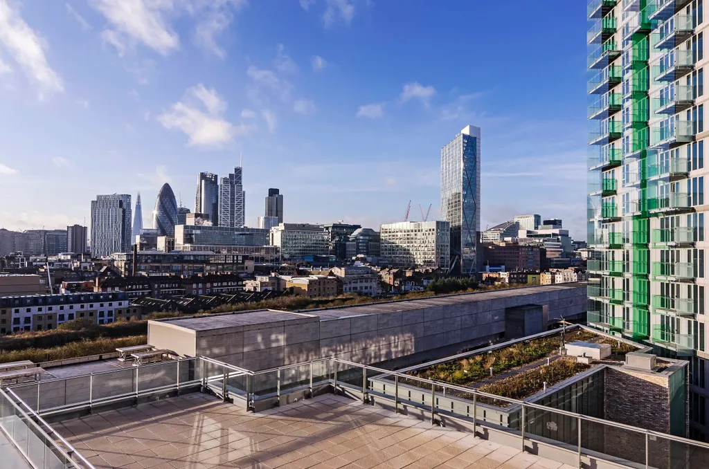 3 bed flat for sale