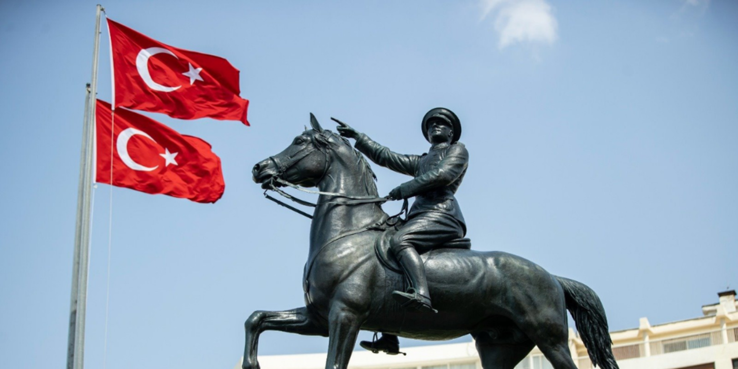 Büyükşehir’den 30 Ağustos’a coşkulu kutlama