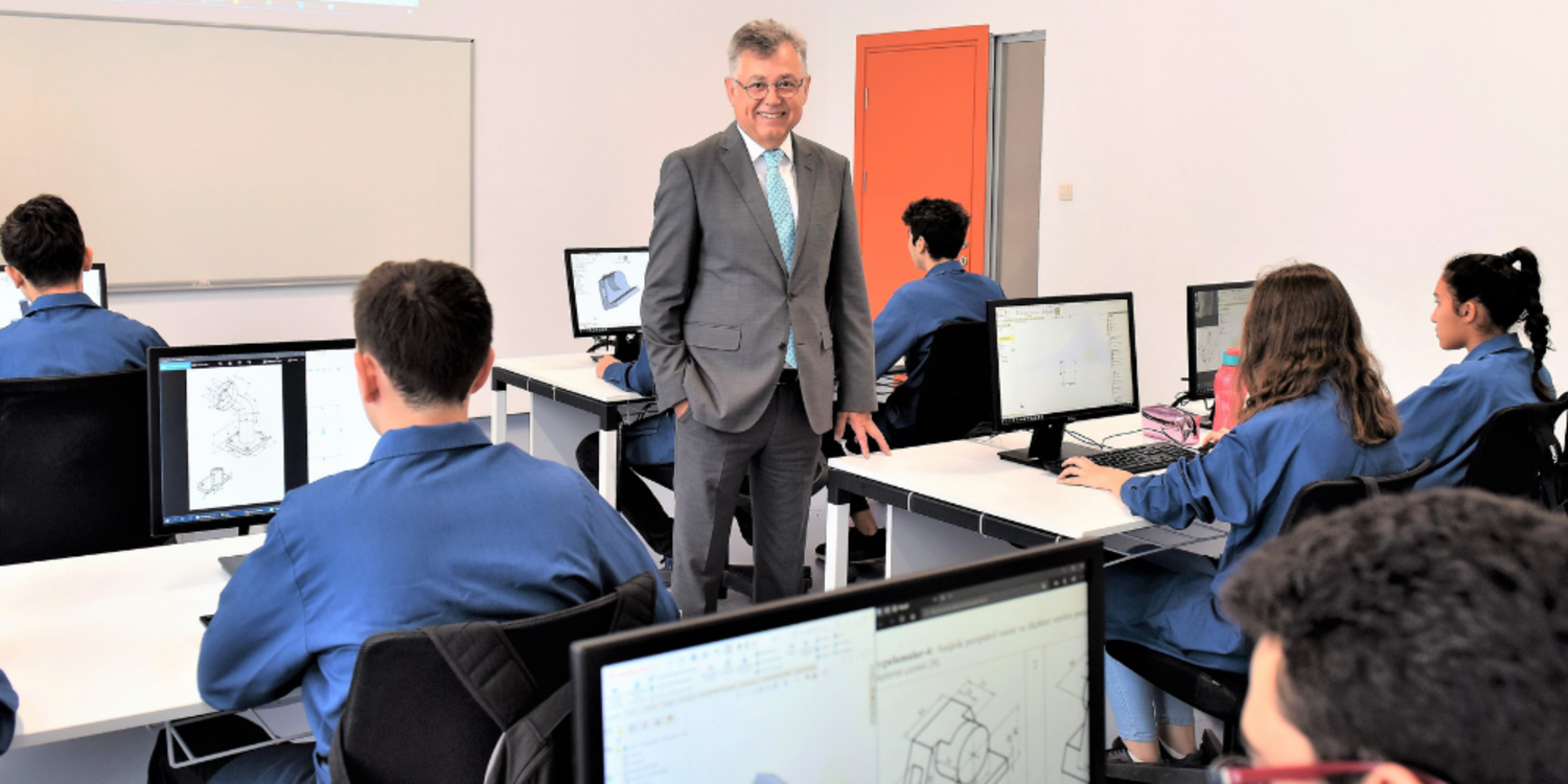 Türkiye'nin örnek lisesi İAOSB'nin okuluna kayıtlar başlıyor