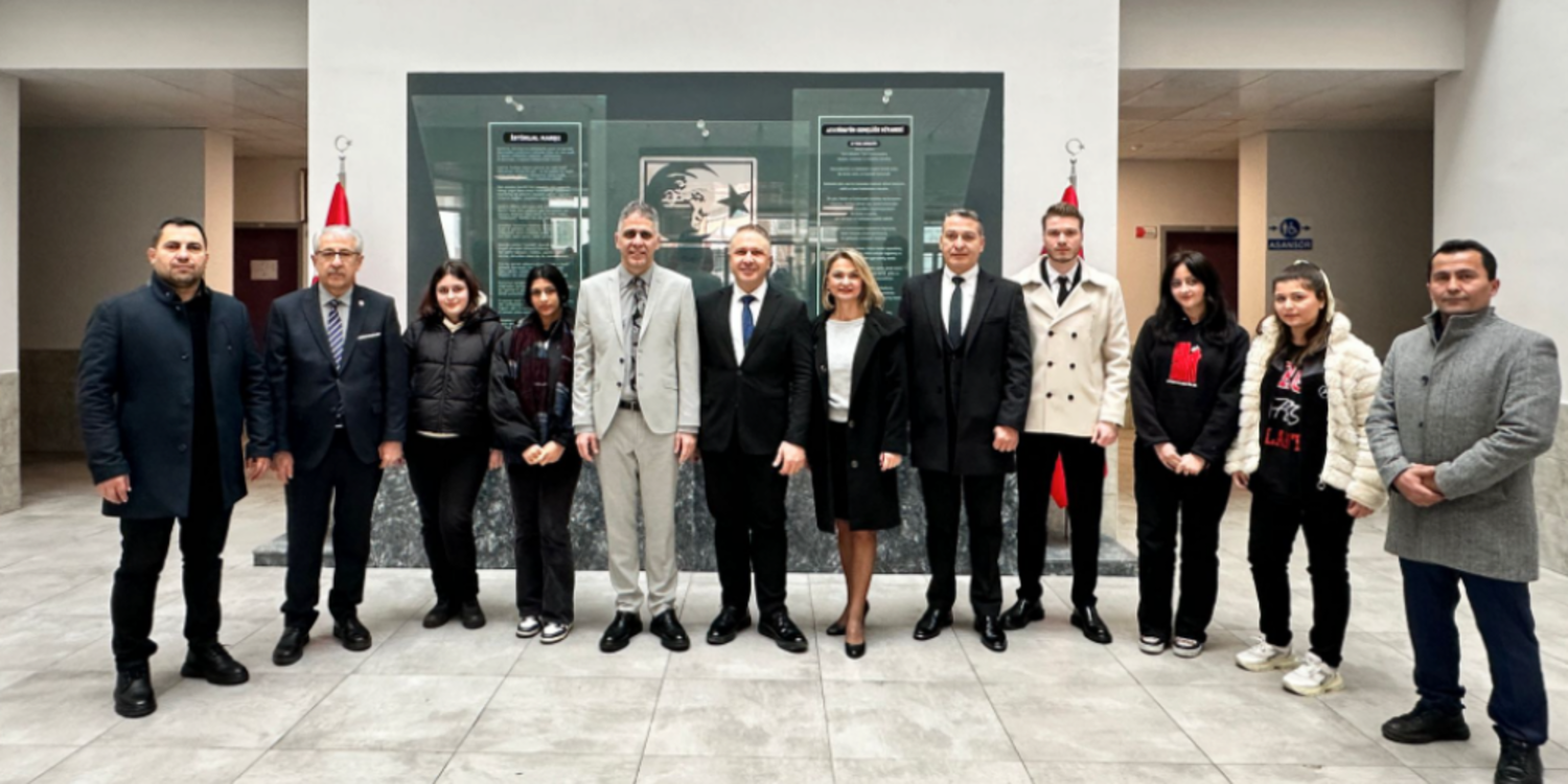 Ege Otomotiv Derneği’nden kız öğrencilere burs desteği