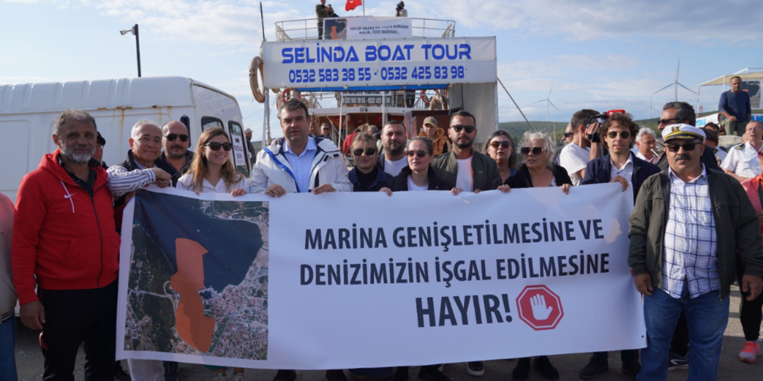 Marinaya karşı tekneli protesto