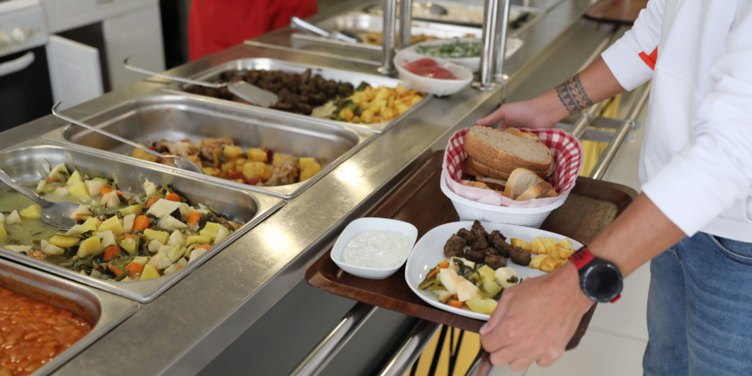 AKP'li belediye de Kent Lokantası açtı