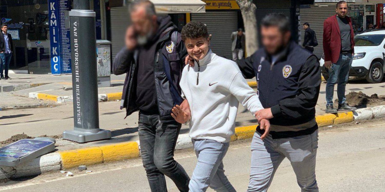 Protestolarda gülümsemesiyle gündem olan Muhammed tutuklandı