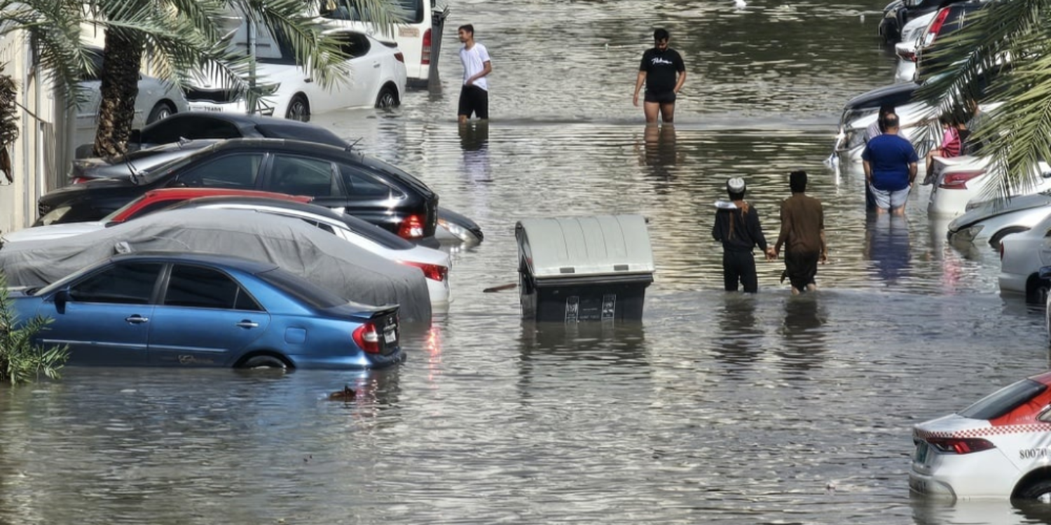 BAE ve Umman'ı şiddetli yağışlar vurdu