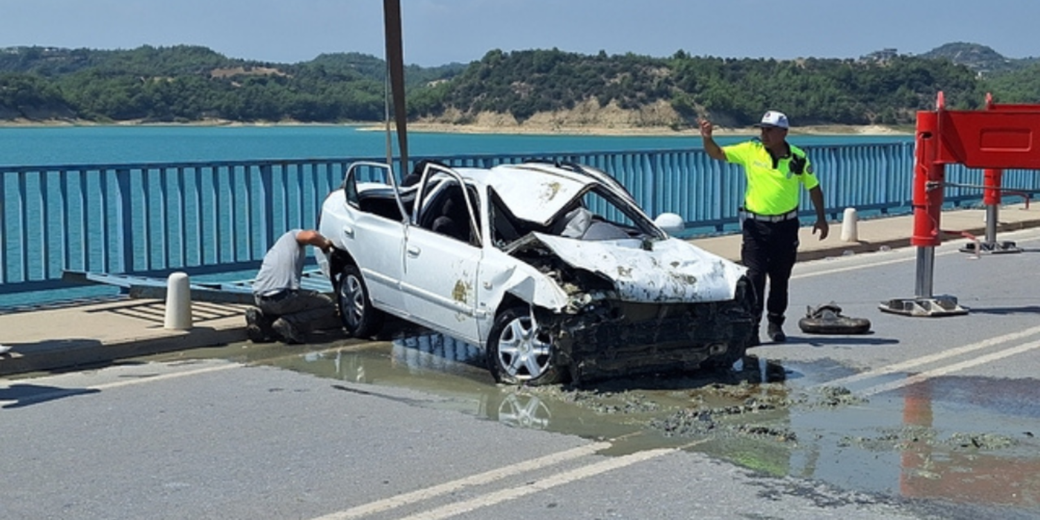 Adana'da otomobil göle düştü: Dört kişi öldü