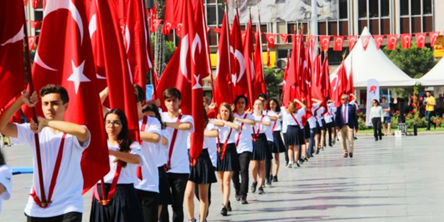 İzmir İş Dünyası’ndan 19 Mayıs Kutlaması