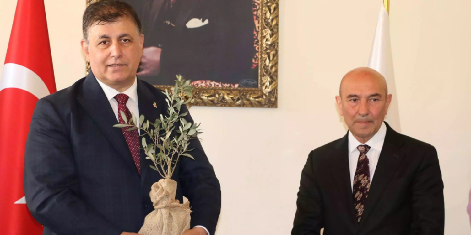 İzmir’de devir-teslim günü