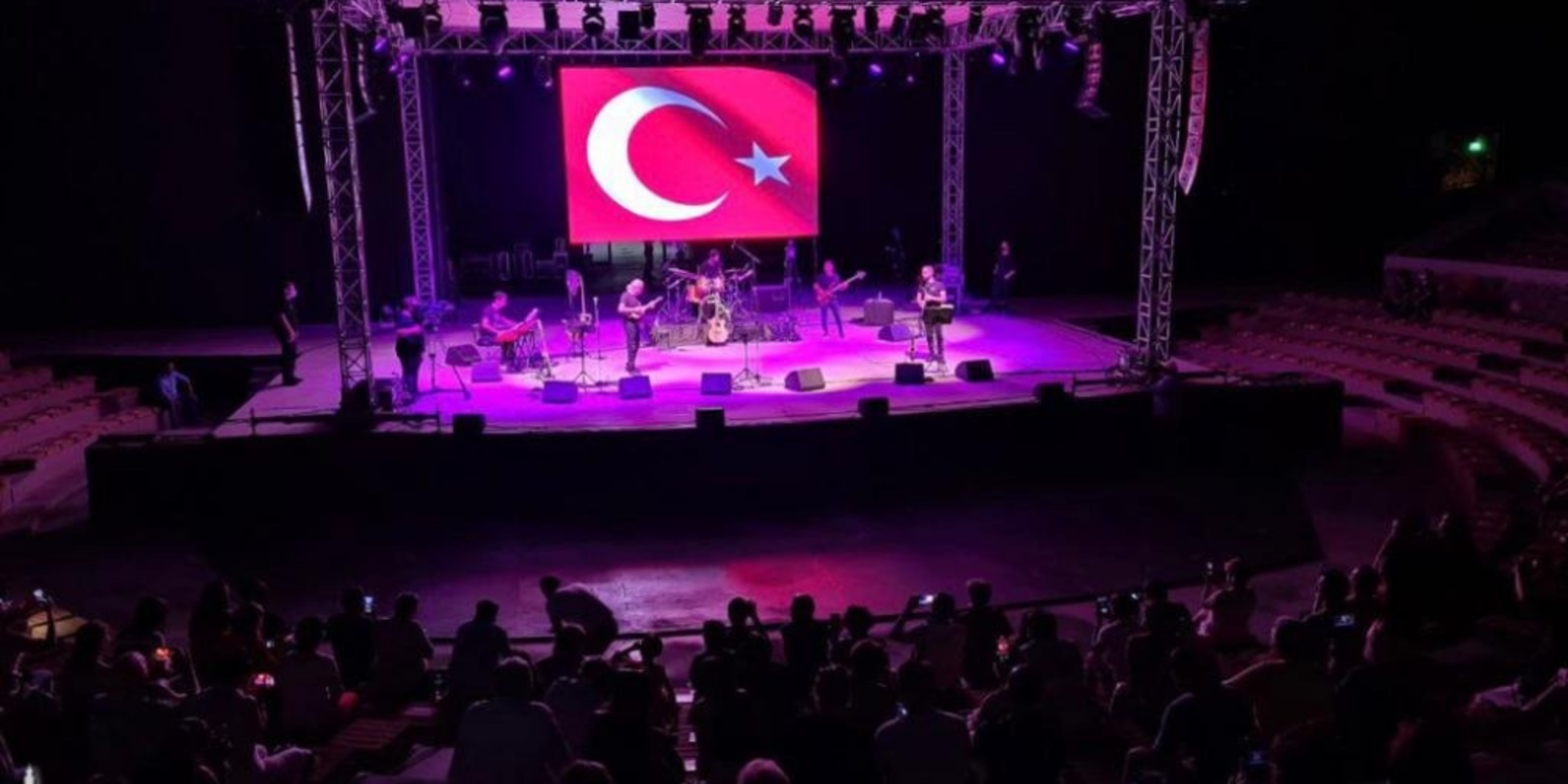 İzmir Uluslararası Film ve Müzik Festivali devam ediyor
