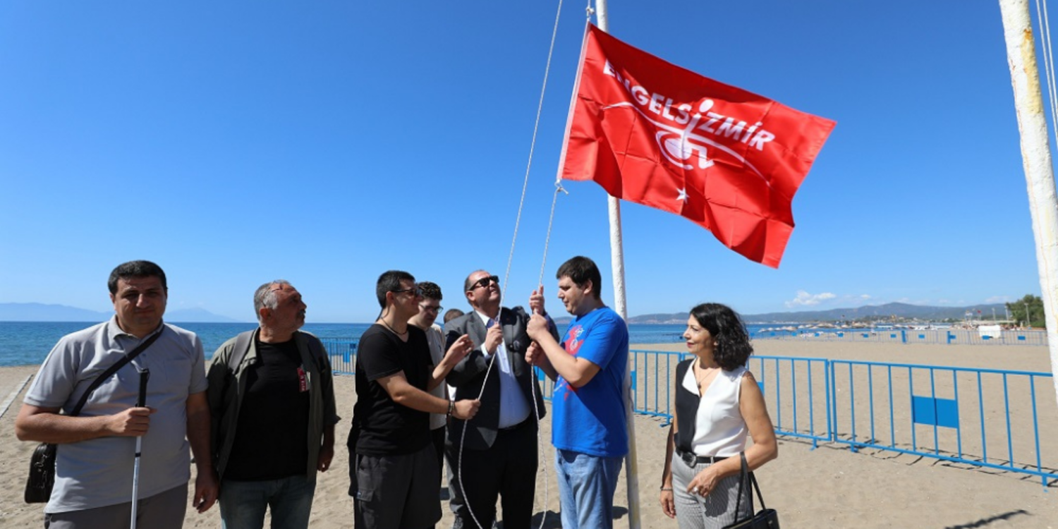 Kırmızı Bayraklı ilk sahil Gümüldür’de