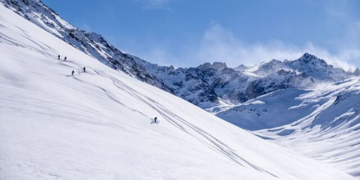 İsviçre Alpleri'nde 6 kayakçı kayboldu