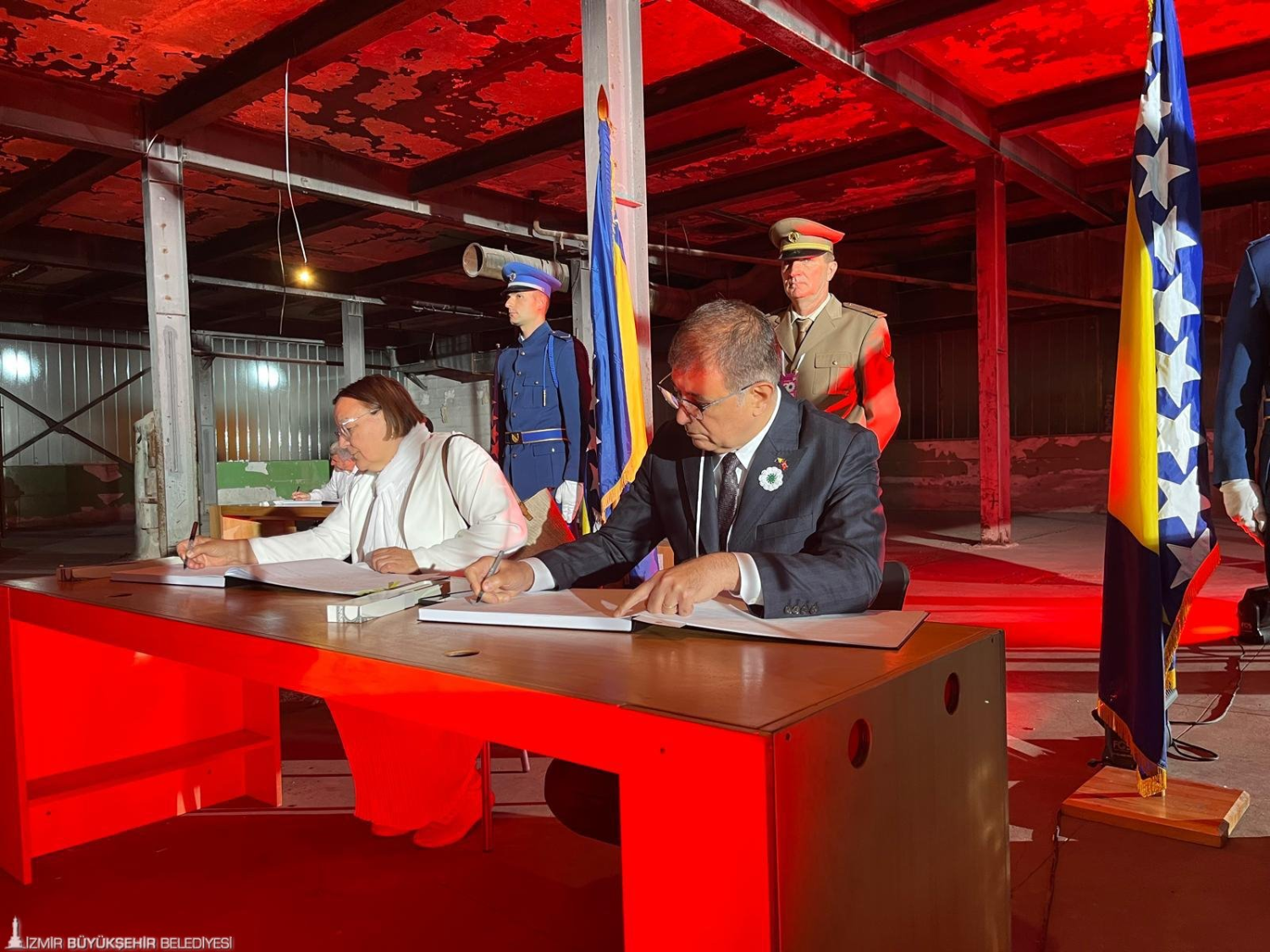 Başkan Tugay Bosna’da Srebrenitsa Katliamı’nın kurbanlarını andı