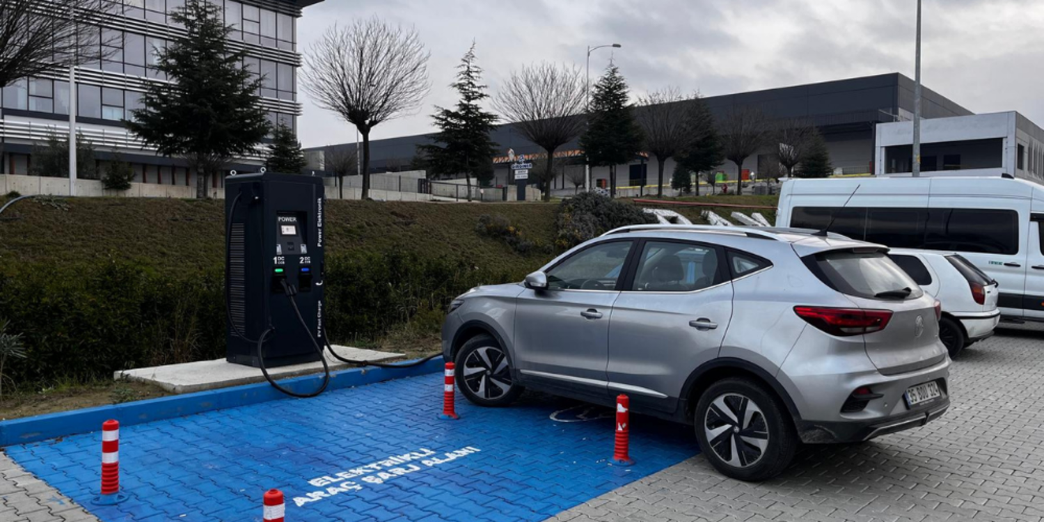 BAYOSB Elektrikli Araç Şarj İstasyonu büyük ilgi görüyor