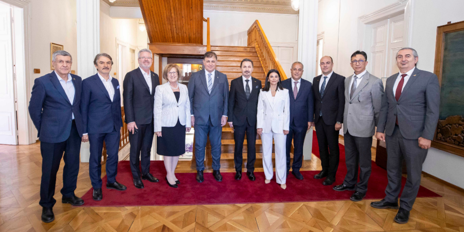 İş Dünyası Büyükşehir Belediyesi ile İzmir’e değer katacak