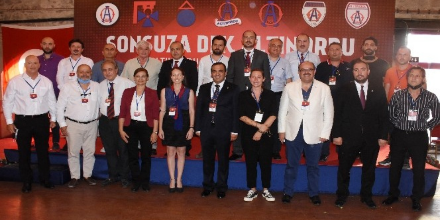 Altınordu'da bayrak değişimi