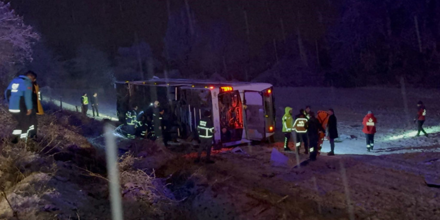 Kastamonu'da yolcu otobüsü devrildi: 6 ölü