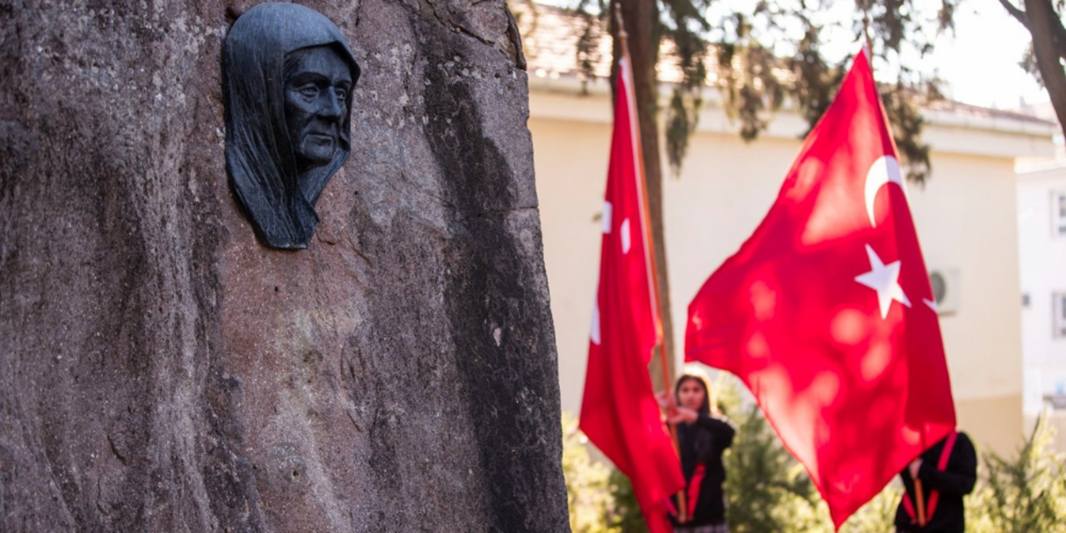 Zübeyde Hanım ölümünün 101. yıl dönümünde özlemle anıldı