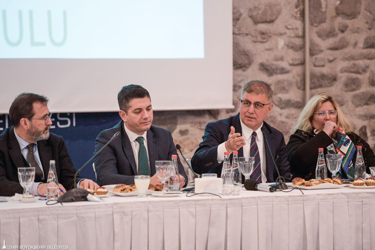 Başkan Tugay’dan kentsel dönüşümde kararlılık mesajı